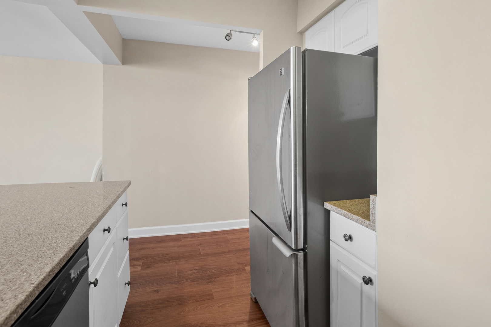 20 North Tower Road, Unit 9C Oak Brook, IL 60523 - Photo 7 of 20