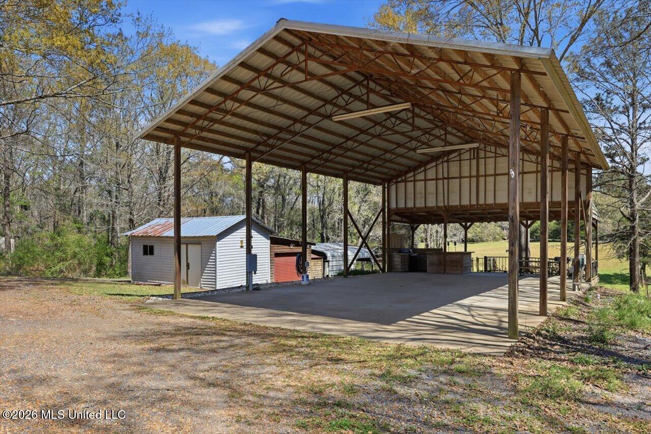 2612 West Mountain Creek Road Florence, MS 39073 - Photo 26 of 33 26-2612 W Mountain Creek Rd _ Home Tours