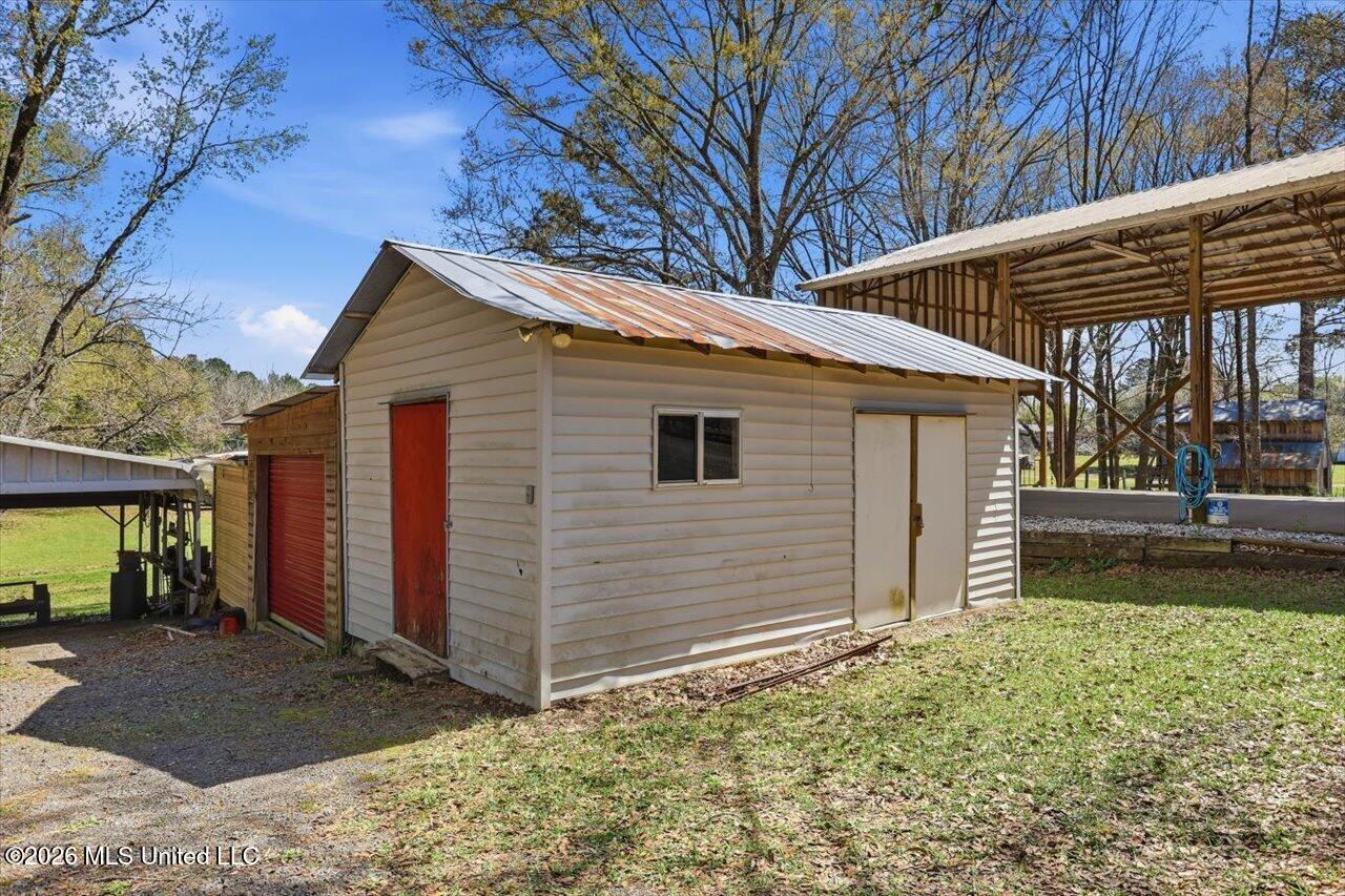 2612 West Mountain Creek Road Florence, MS 39073 - Photo 28 of 33 28-2612 W Mountain Creek Rd _ Home Tours