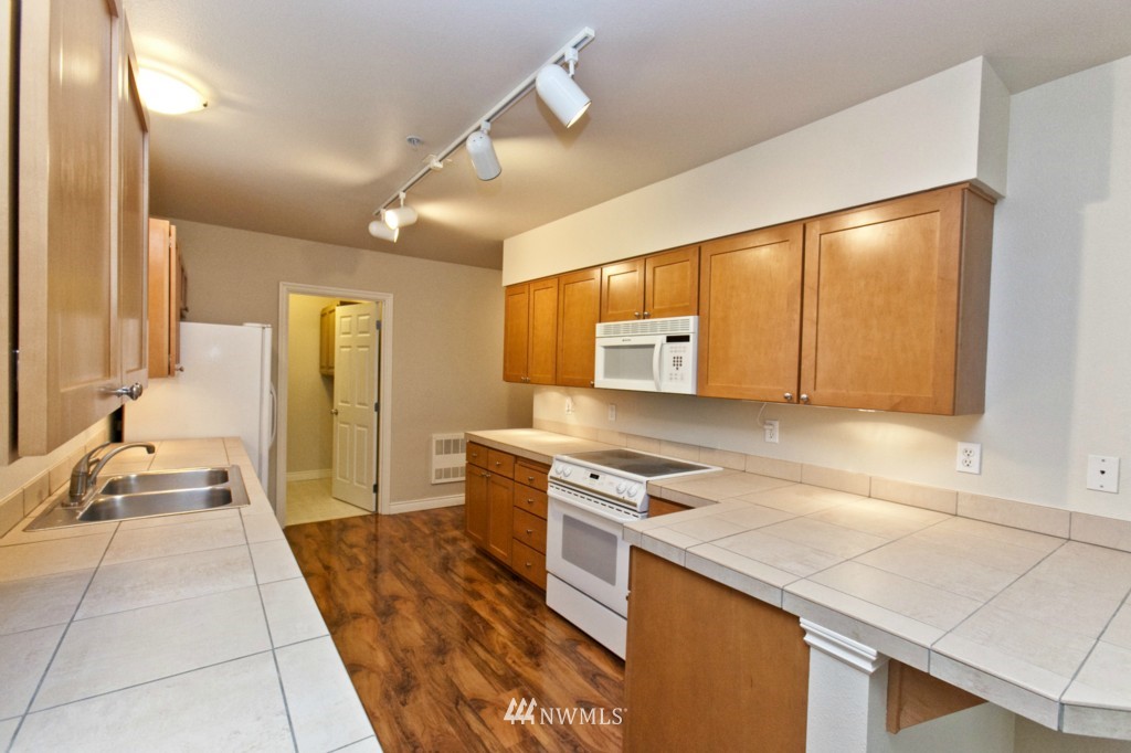 17432 Bothell Way Northeast, Unit B202 Bothell, WA 98011 - Photo 3 of 14