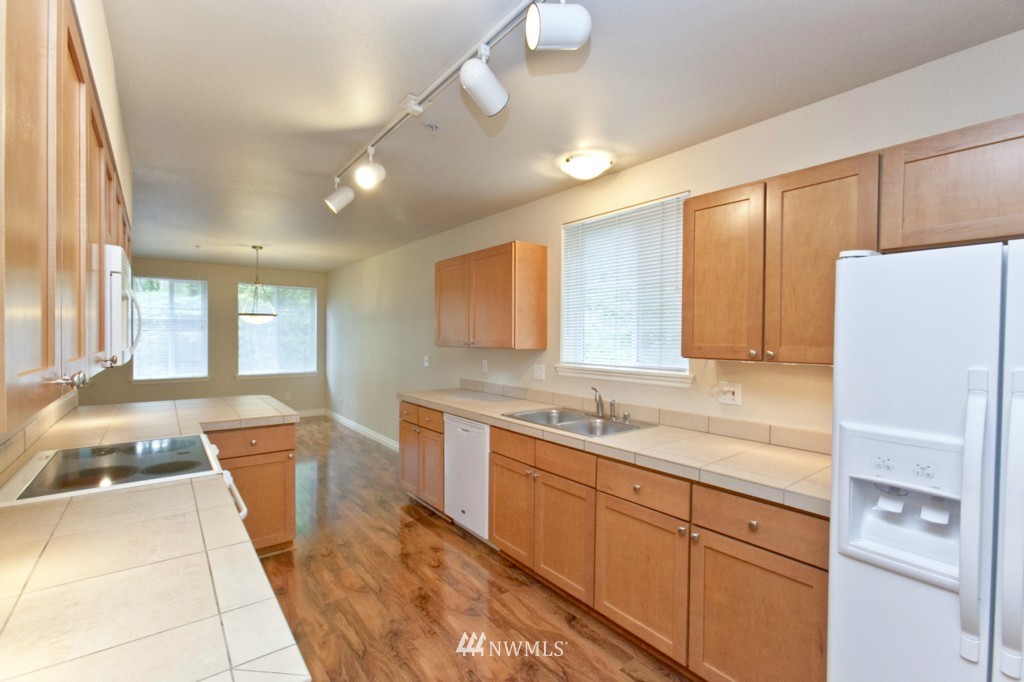 17432 Bothell Way Northeast, Unit B202 Bothell, WA 98011 - Photo 4 of 14