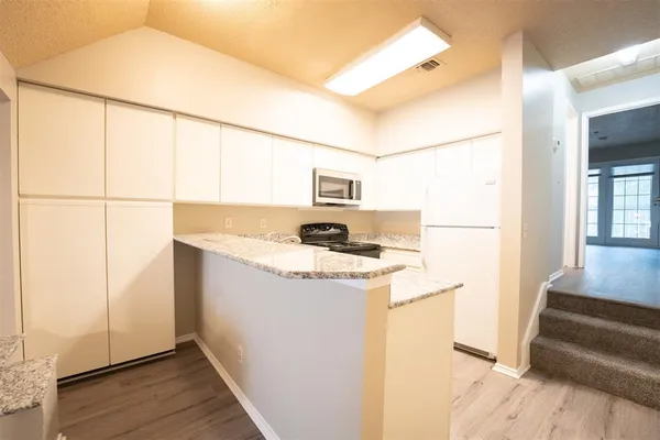 $1,299 | 7474 Fair Oaks Avenue, Unit 7405, Dallas, TX 75231