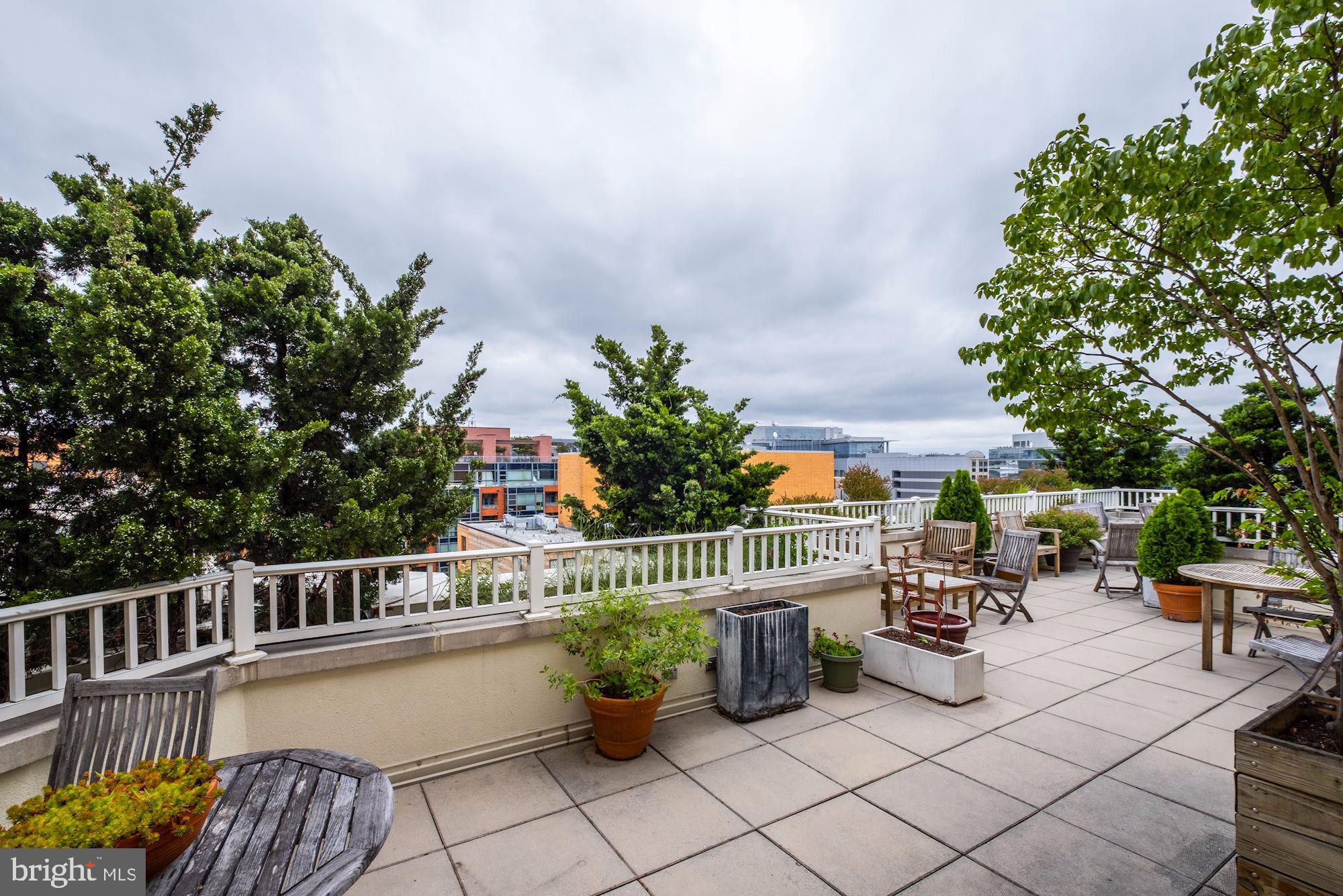 1111 11th Street Northwest, Unit 108 Washington, DC 20001 - Photo 22 of 29 Roof deck (Common)