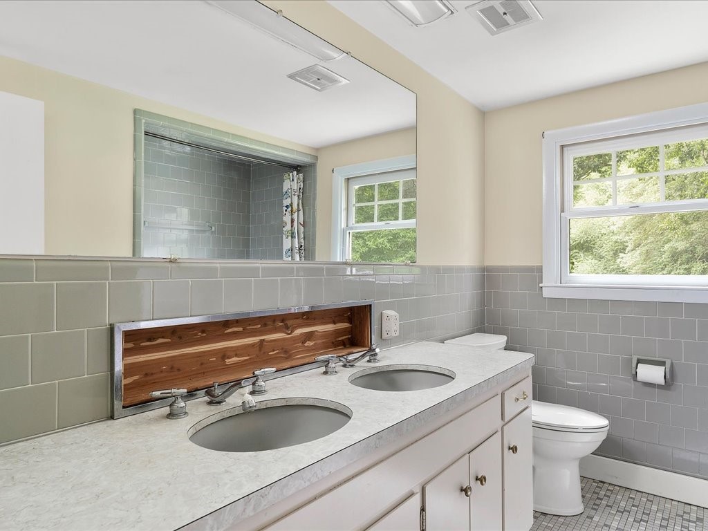 99 Woodville Alton Road Hopkinton, RI 02832 - Photo 17 of 34 Gallery Image 17