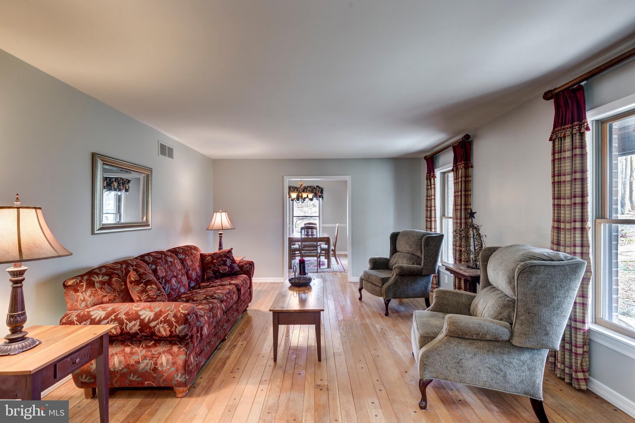 1061 Hook Road Westminster, MD 21157 - Photo 12 of 117 Living Room