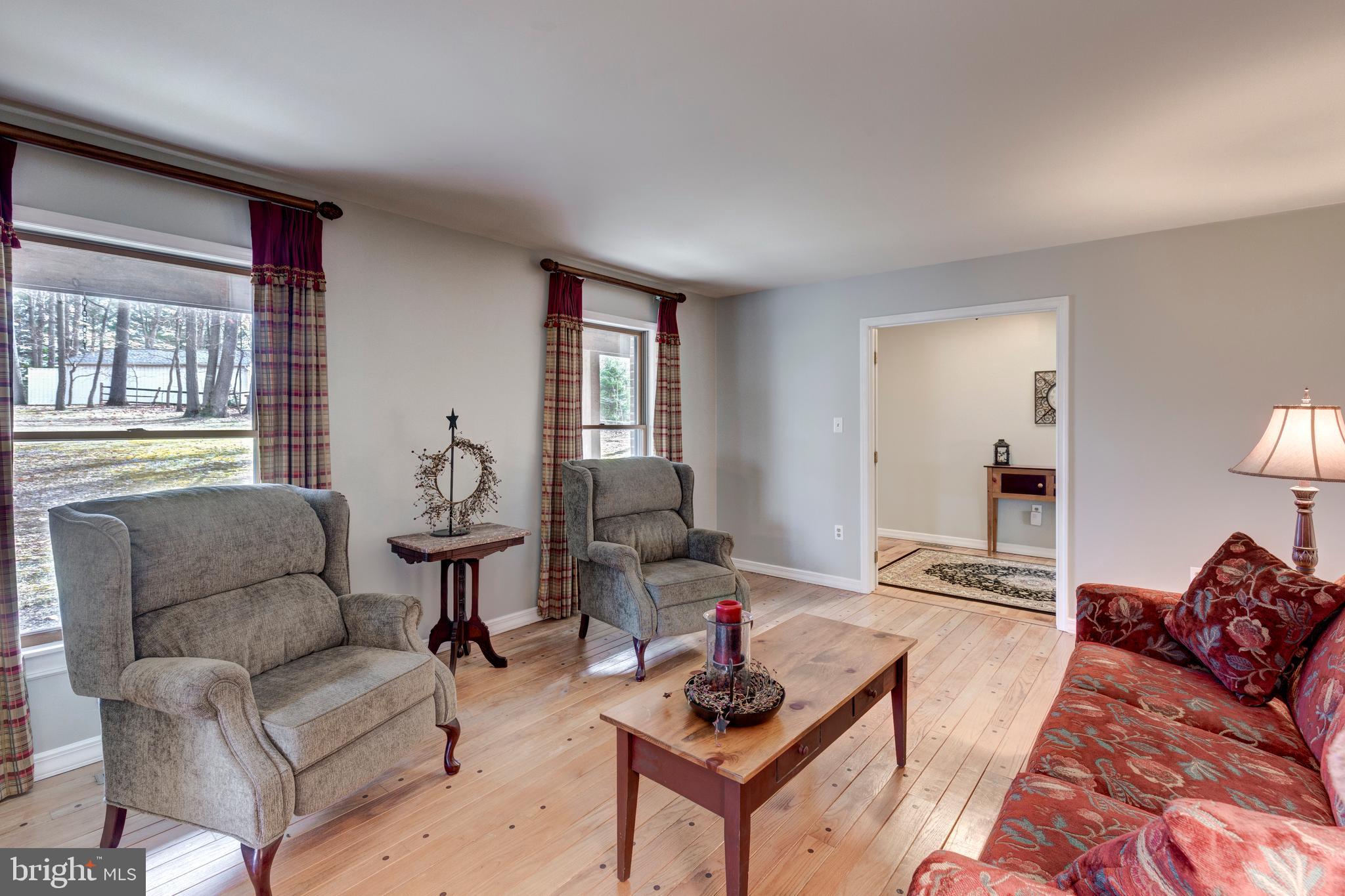 1061 Hook Road Westminster, MD 21157 - Photo 14 of 117 Living Room