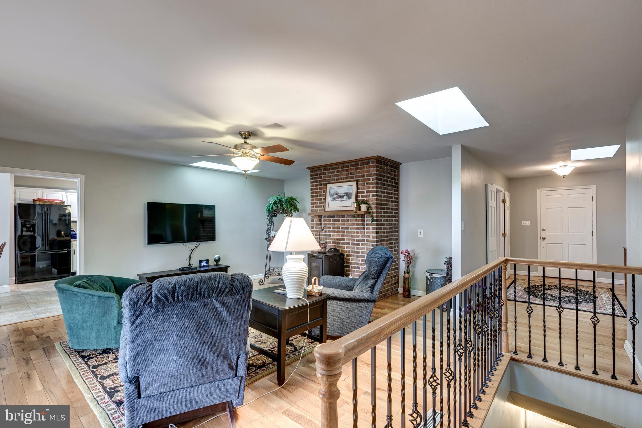 1061 Hook Road Westminster, MD 21157 - Photo 19 of 117 Main Living Area