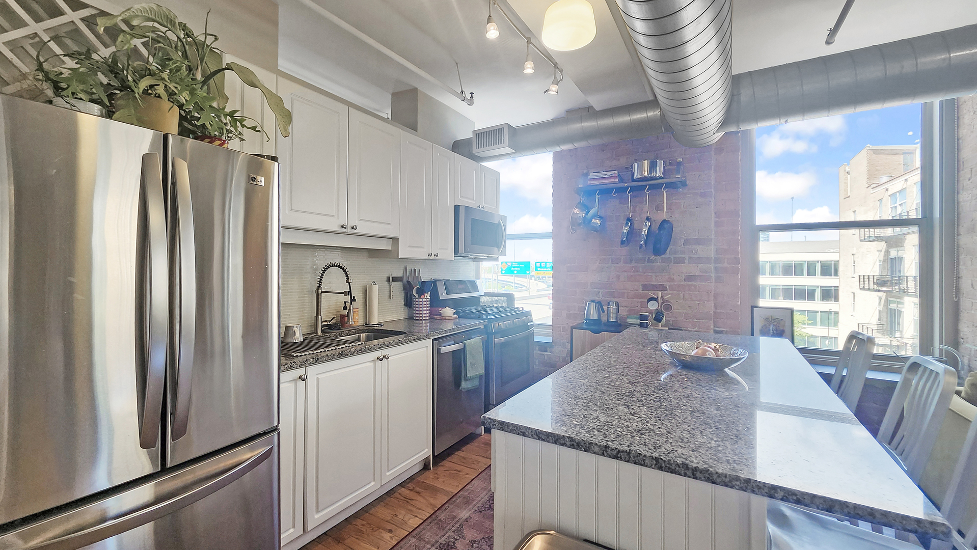 420 South Clinton Street, Unit 401 Chicago, IL 60607 - Photo 5 of 26