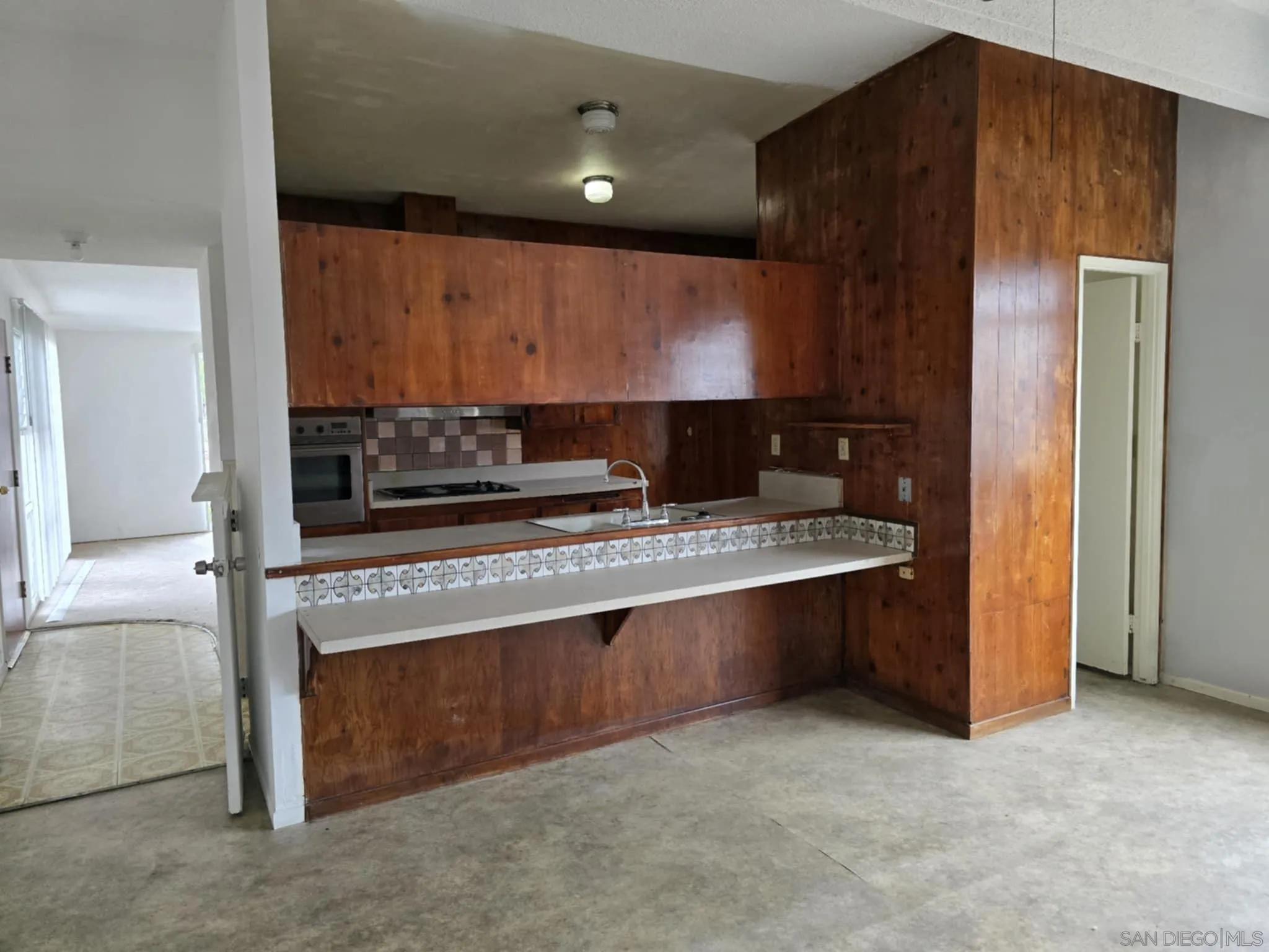 2806 Mission Village Drive San Diego, CA 92123 - Photo 7 of 14