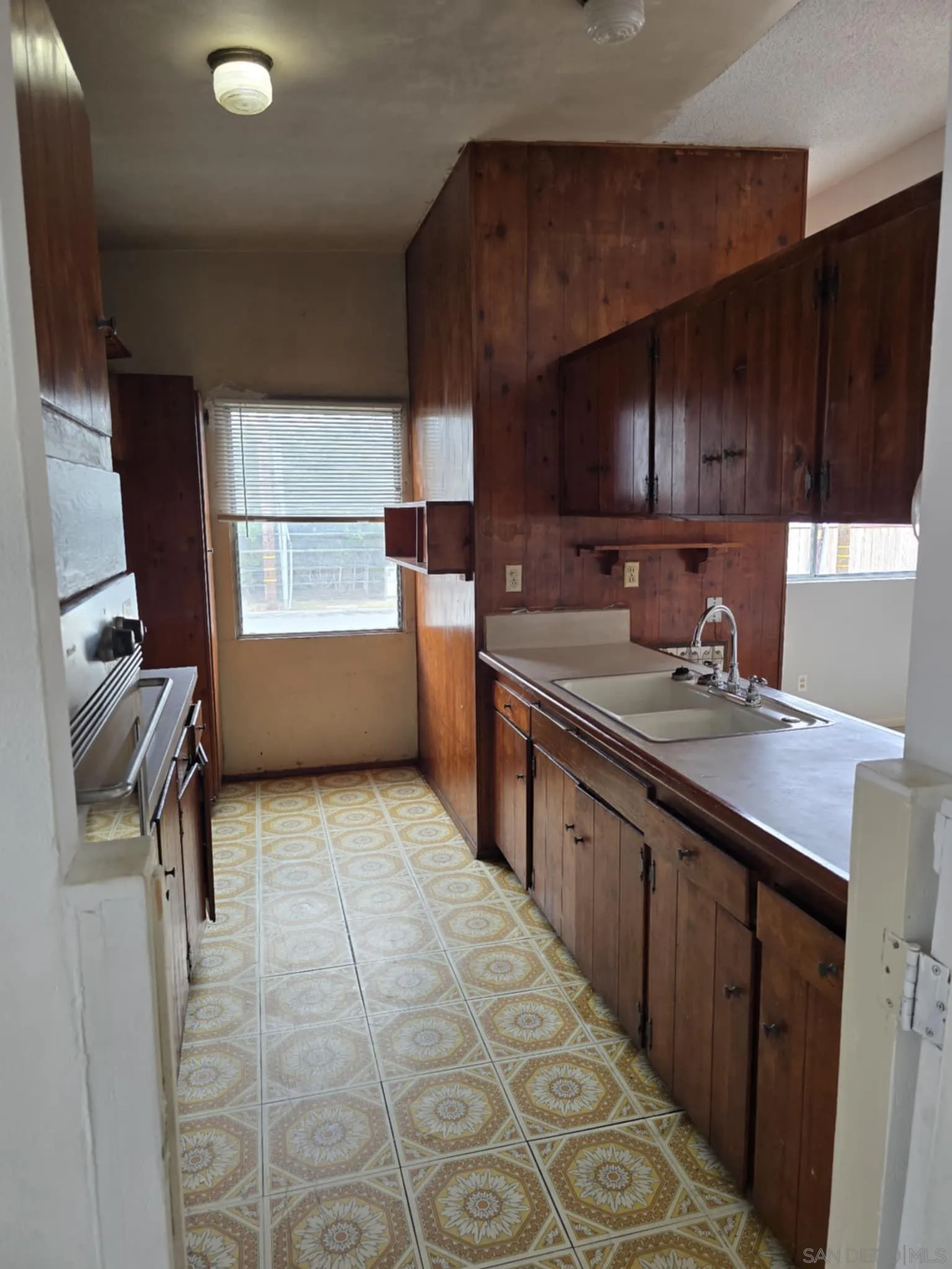 2806 Mission Village Drive San Diego, CA 92123 - Photo 8 of 14