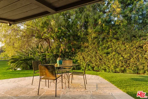 $2,495,000 | 3624 Buena Park Drive, Studio City, CA 91604