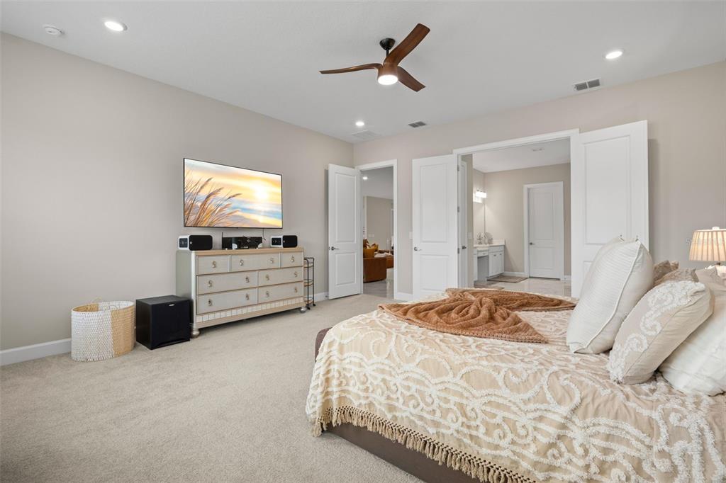 4727 Freccia Loop Wesley Chapel, FL 33543 - Photo 32 of 49