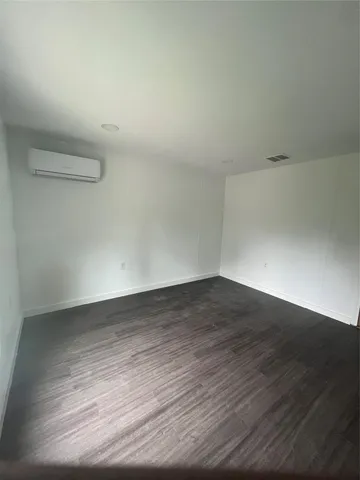 $850 | 8458 Sweetleaf Lane, Unit B, Plantersville, TX 77363