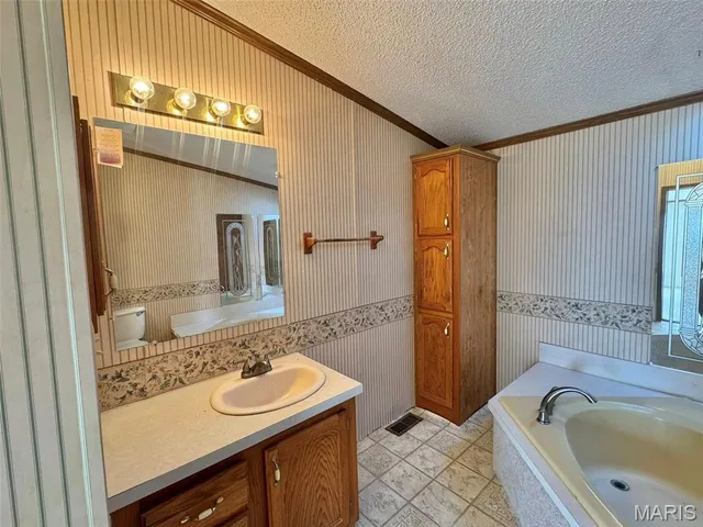 $195,000 | 9390 Shelby 492, Hunnewell, MO 63443