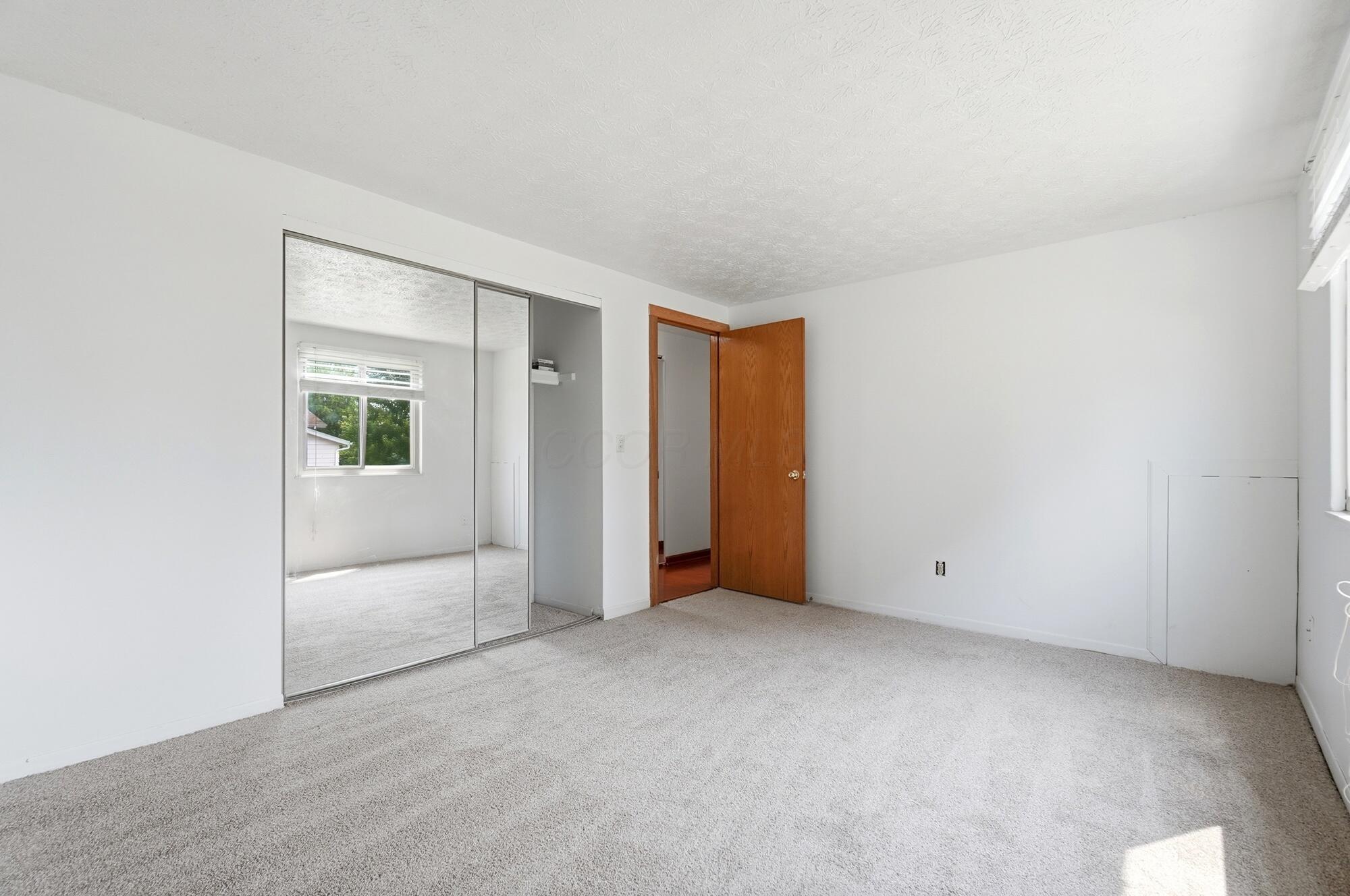 555 Fox Ridge Street Columbus, OH 43228 - Photo 23 of 37 139