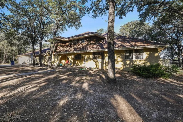 $450,000 | 116 Nottingham Circle, Bridgeport, TX 76426