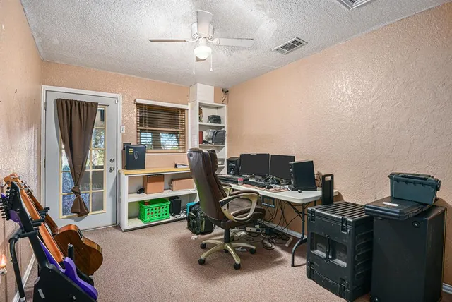 $450,000 | 116 Nottingham Circle, Bridgeport, TX 76426