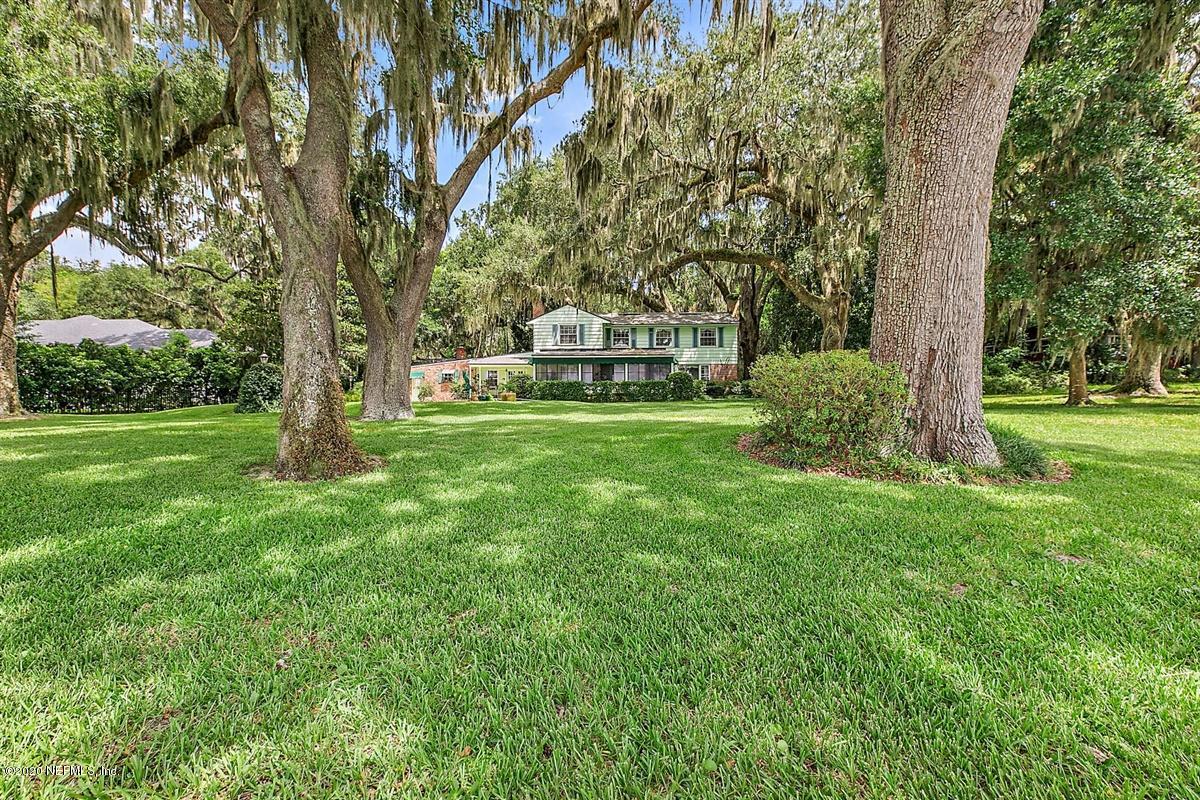2723 Holly Point Road East Orange Park, FL 32073 - Photo 3 of 32 11-Backyard