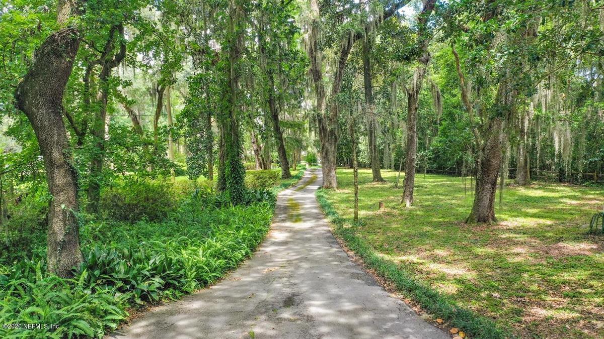 2723 Holly Point Road East Orange Park, FL 32073 - Photo 31 of 32 31-Driveway