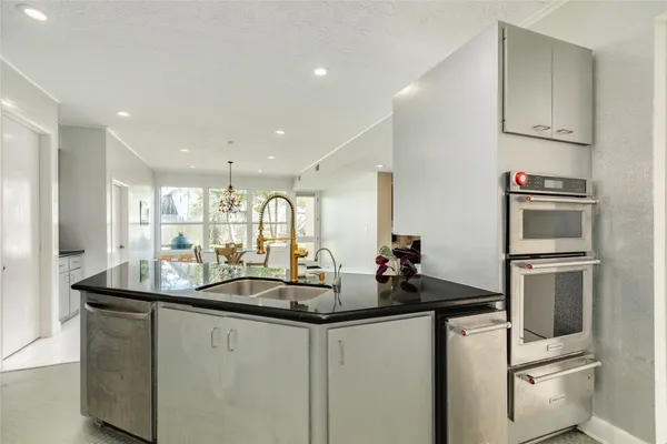 $625,000 | 5 Colony Park Drive, Galveston, TX 77551