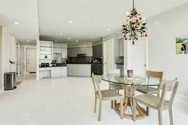 $625,000 | 5 Colony Park Drive, Galveston, TX 77551