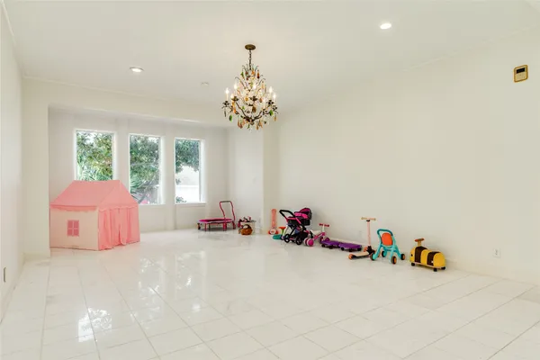 $625,000 | 5 Colony Park Drive, Galveston, TX 77551