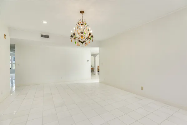 $625,000 | 5 Colony Park Drive, Galveston, TX 77551