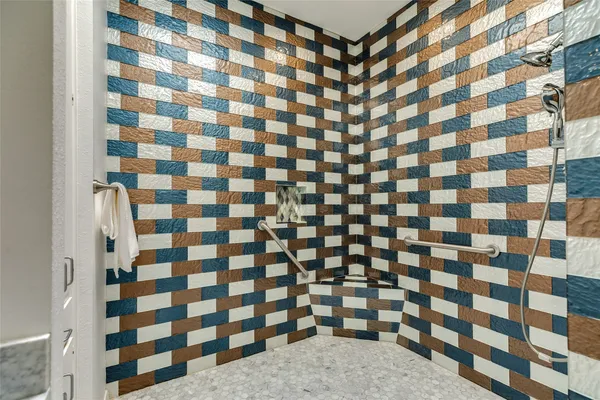 $625,000 | 5 Colony Park Drive, Galveston, TX 77551