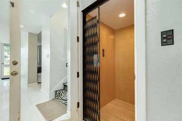 $625,000 | 5 Colony Park Drive, Galveston, TX 77551