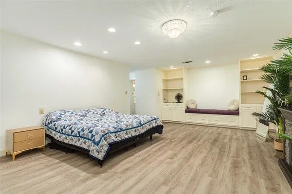 $625,000 | 5 Colony Park Drive, Galveston, TX 77551