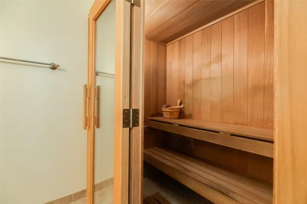 $625,000 | 5 Colony Park Drive, Galveston, TX 77551