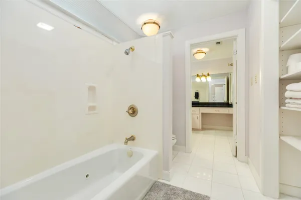 $625,000 | 5 Colony Park Drive, Galveston, TX 77551