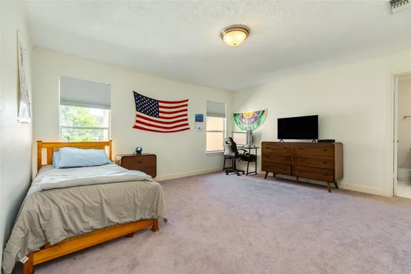 $625,000 | 5 Colony Park Drive, Galveston, TX 77551