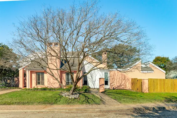 $625,000 | 5 Colony Park Drive, Galveston, TX 77551