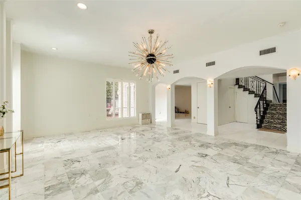 $625,000 | 5 Colony Park Drive, Galveston, TX 77551