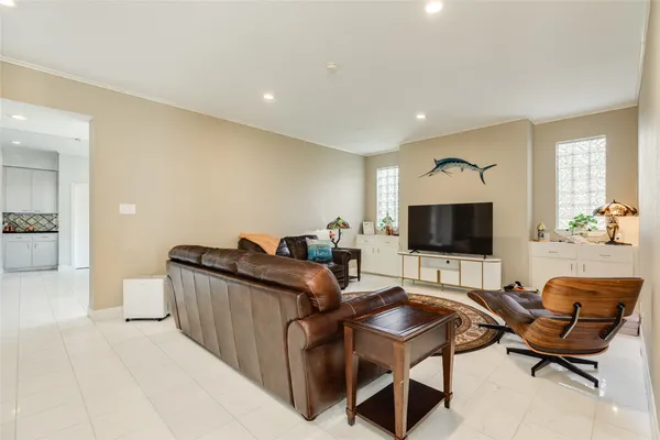 $625,000 | 5 Colony Park Drive, Galveston, TX 77551