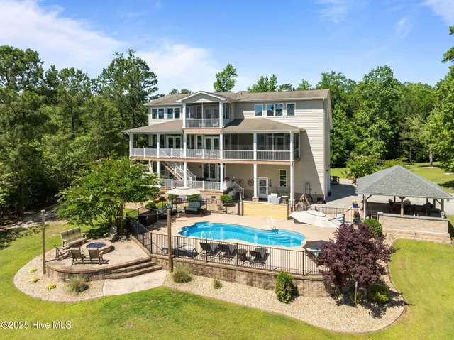 $1,575,000 | 506 Long Point Road, Chocowinity, NC 27817