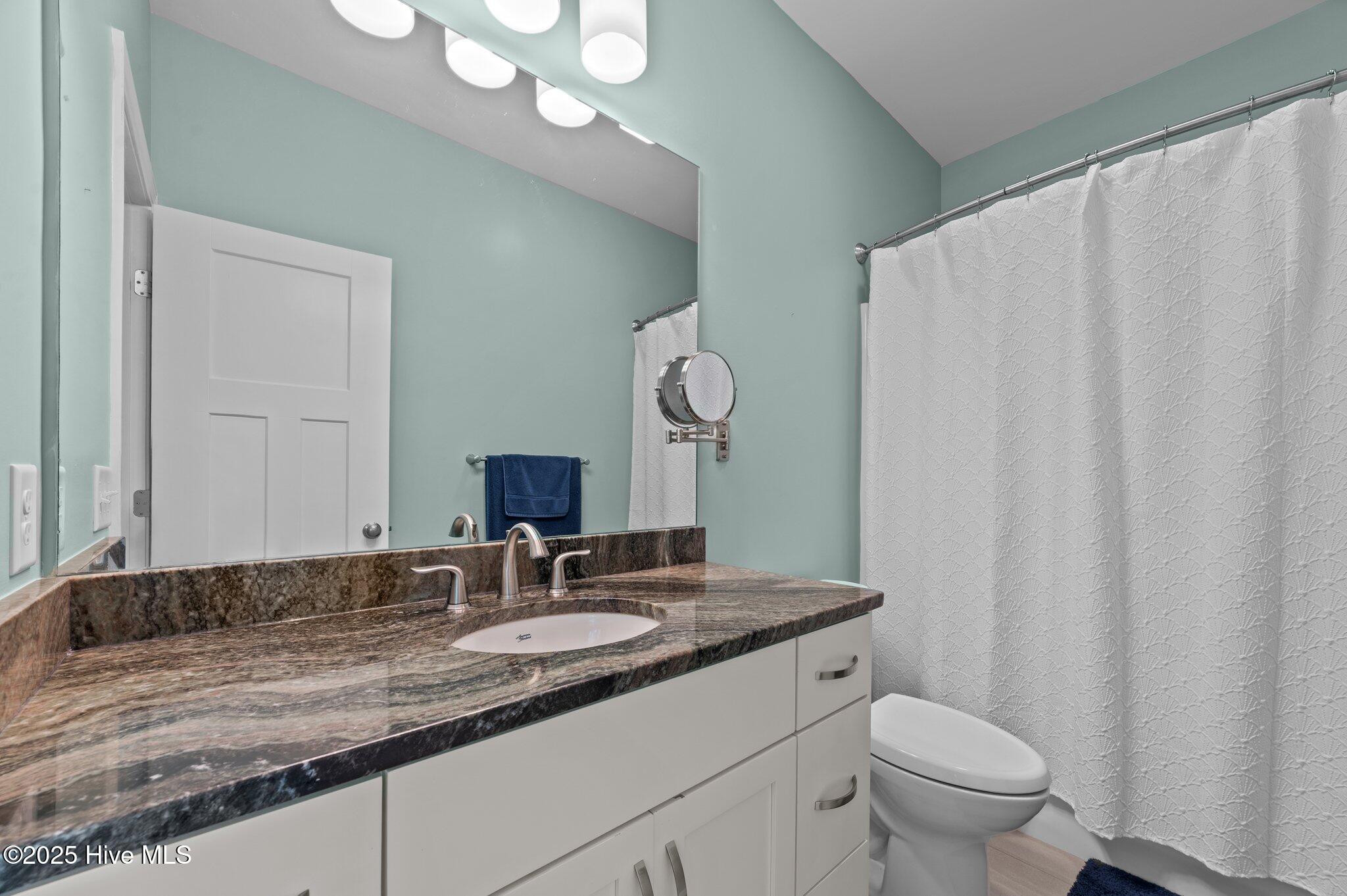 506 Long Point Road Chocowinity, NC 27817 - Photo 45 of 94 En-suite full bath