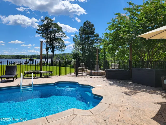 $1,575,000 | 506 Long Point Road, Chocowinity, NC 27817