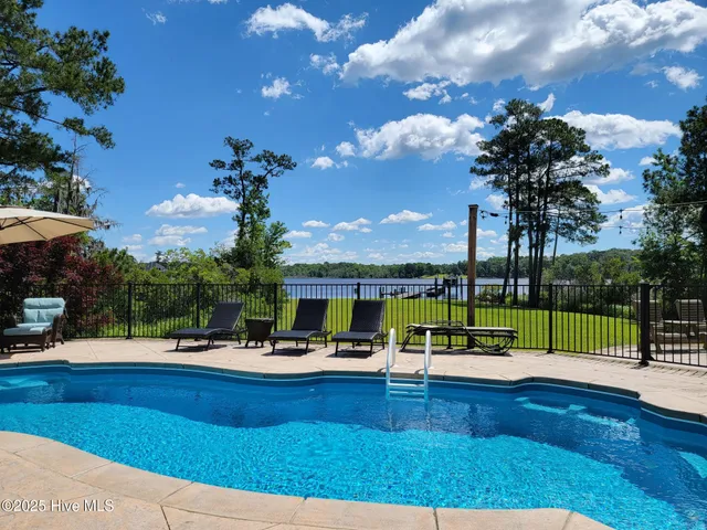 $1,575,000 | 506 Long Point Road, Chocowinity, NC 27817