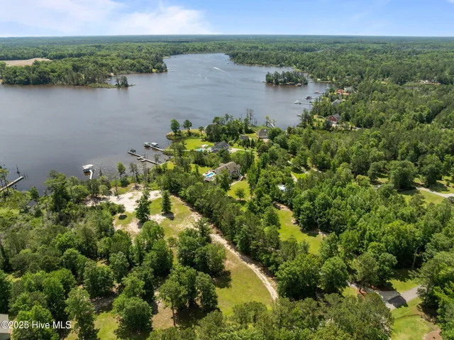 $1,575,000 | 506 Long Point Road, Chocowinity, NC 27817