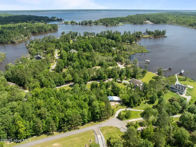 $1,575,000 | 506 Long Point Road, Chocowinity, NC 27817