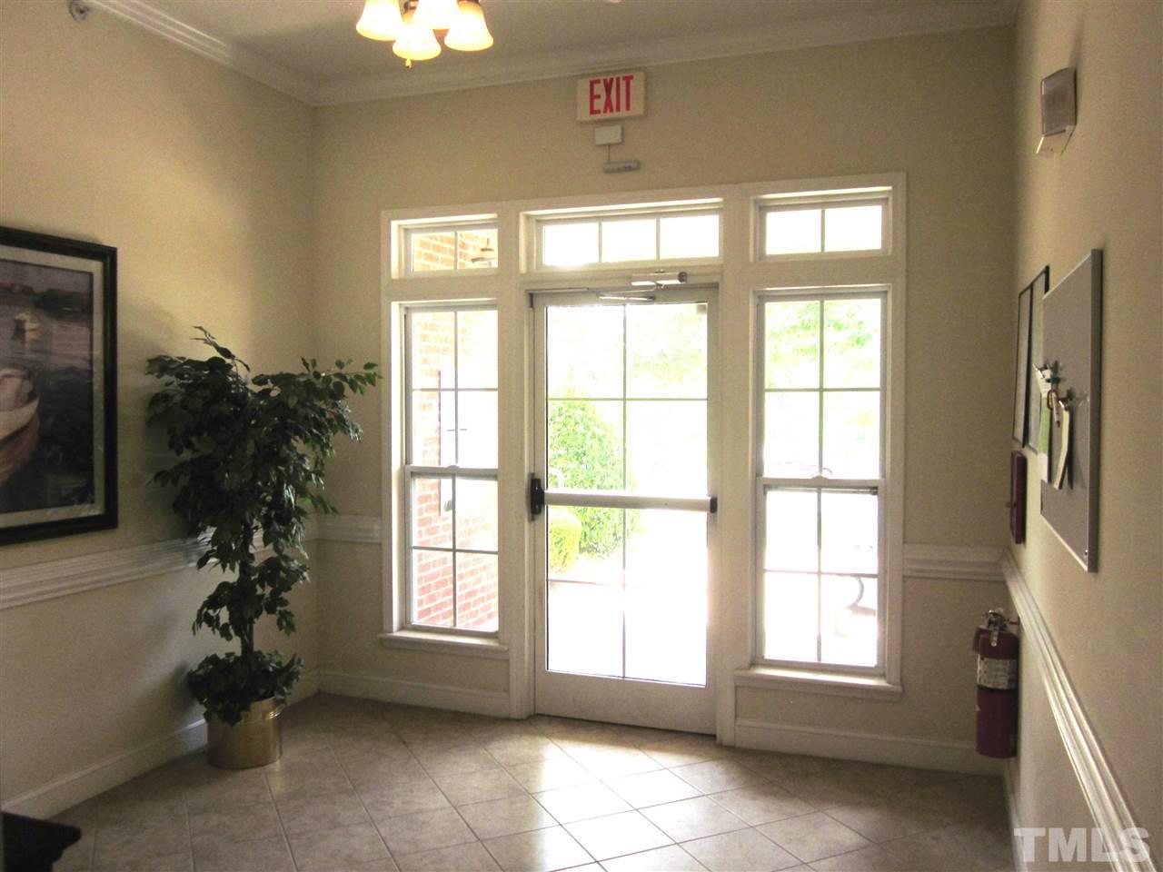527 Weather Ridge Lane, Unit 527 Cary, NC 27513 - Photo 3 of 19 Gallery Image 3