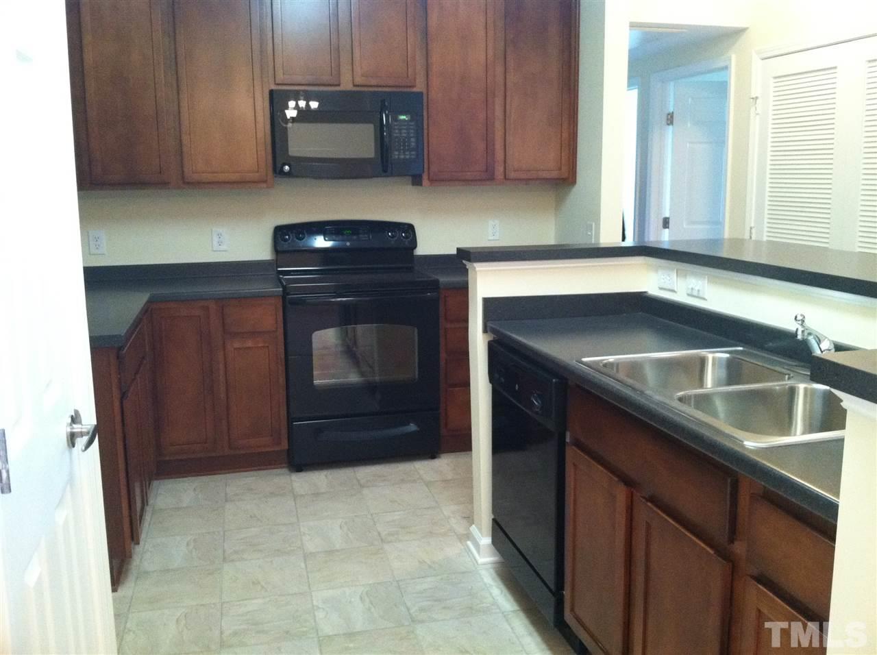 527 Weather Ridge Lane, Unit 527 Cary, NC 27513 - Photo 6 of 19 Gallery Image 6
