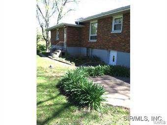 4646 Humbert Road Alton, IL 62002 - Photo 2 of 14