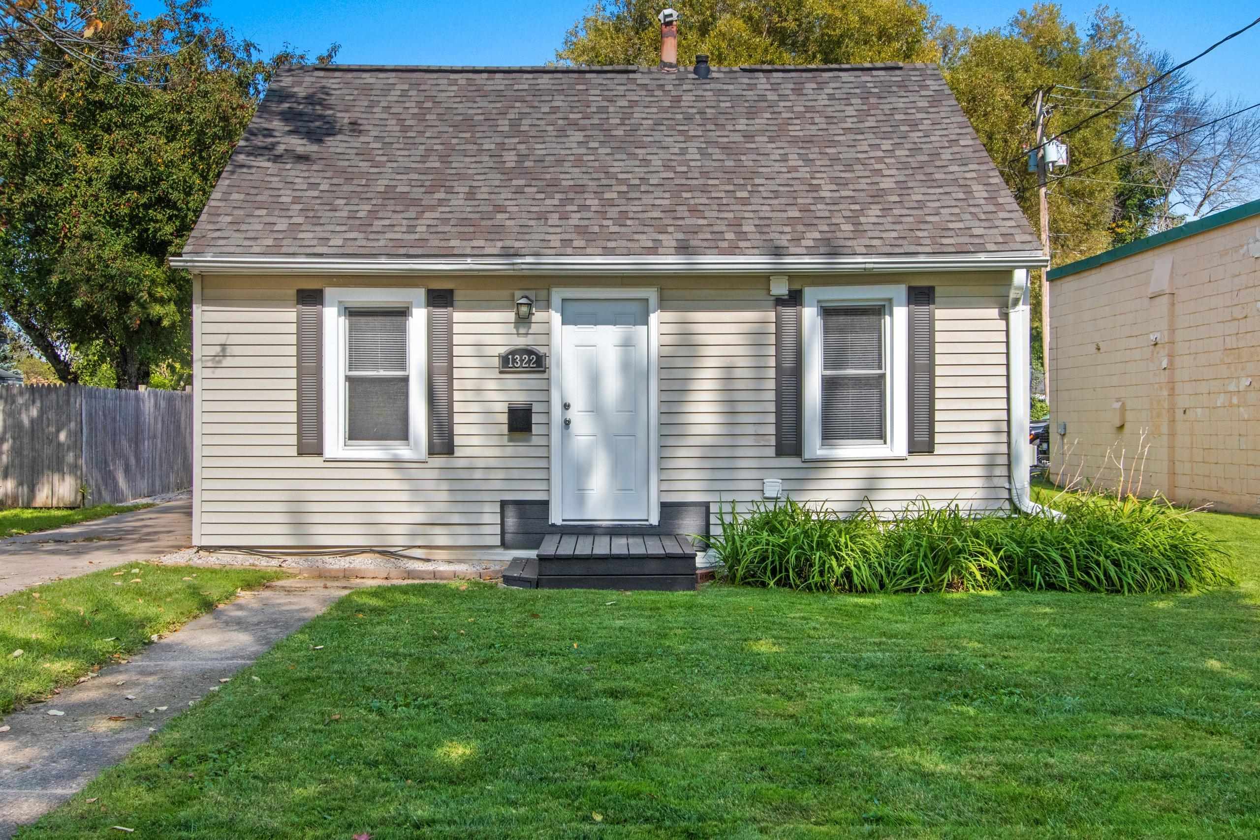 1322 East Fremont Street Appleton, WI 54915 - Photo 1 of 1