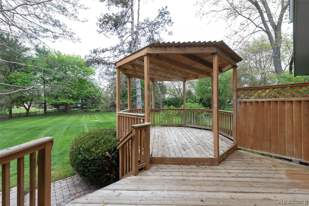 6230 Middle Lake Road Clarkston, MI 48346 - Photo 33 of 38 Gallery Image 33