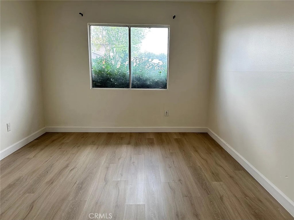 558 South Benjamin Street Rialto, CA 92376 - Photo 4 of 7