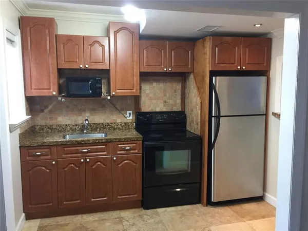 $2,400 | 115 Antiquera Avenue, Unit 2, Coral Gables, FL 33134