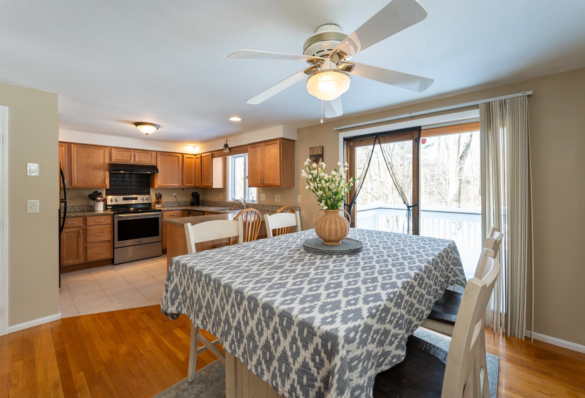 15 R Bonnie Lane, Unit R Derry, NH 03038 - Photo 5 of 37